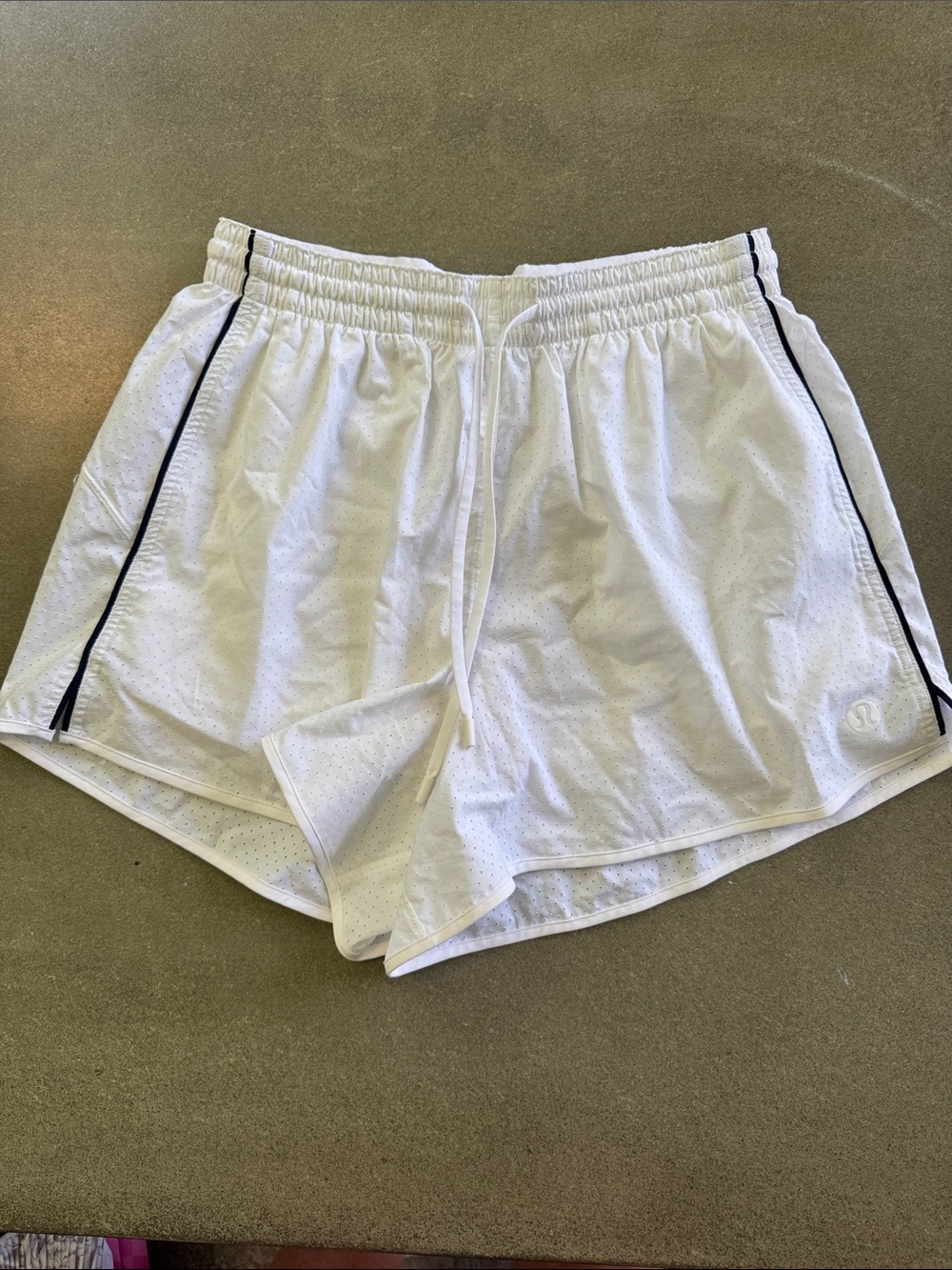 Lululemon court rival high rise short 3” perforated